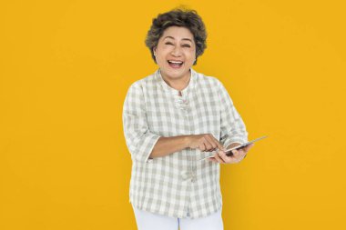 Studio kadın kıdemli 