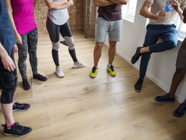 Egzersiz daha önce sohbet insanlar