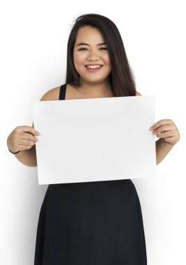 kadın stüdyoda poz