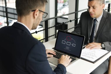 birlikte çalışan iş adamları 