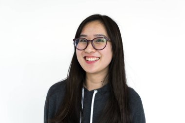 kadın stüdyoda poz