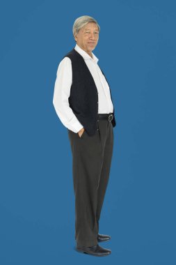 Senior studio poz adam