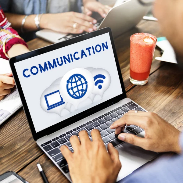 Dizüstü bilgisayarlar ile emekçilerin 