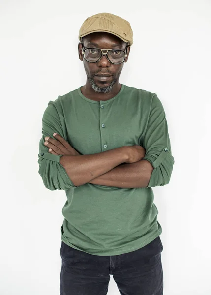 Homem africano posando em estúdio — Fotografia de Stock