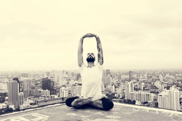 Man Practicing Yoga — Stock Photo, Image