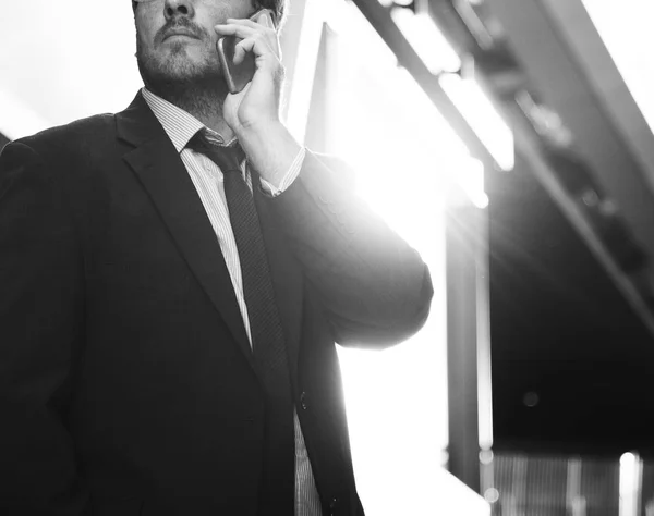 Businessman Talking on Smartphone — Stock Photo, Image