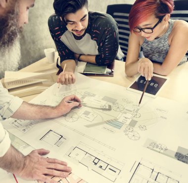 projede çalışan mimarlar 