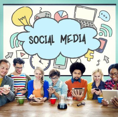 Dijital cihazlar çok ırklı insanlarla.