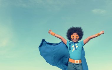 Küçük çocuk süper kahraman 