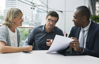 İş toplantı ve sözleşme belgeleri
