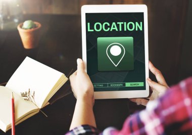 insan elinden tutarak dijital tablet 