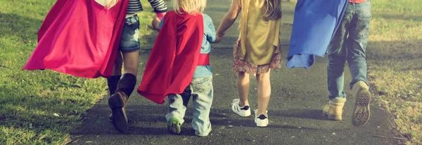 Groep kinderen superhelden — Stockfoto