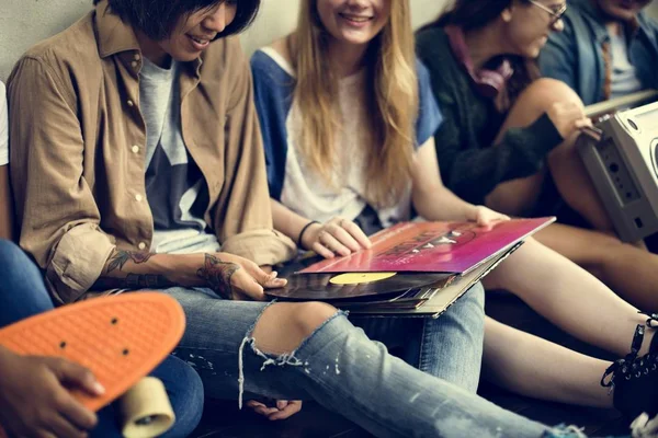 Adolescentes amigos pasando el rato —  Fotos de Stock