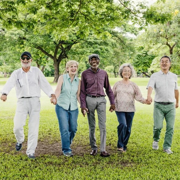 Senior Friends have fun at park — Stock Photo, Image