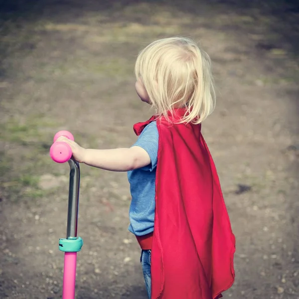 Chłopiec dziecko superhero — Zdjęcie stockowe