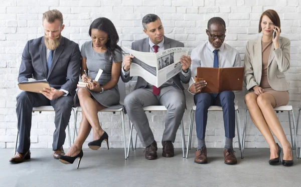 Imprenditori in attesa di un incontro — Foto Stock