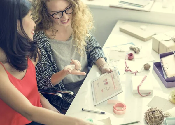 Mujeres Compras Online — Foto de Stock