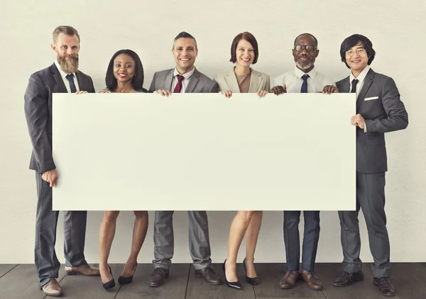 Geschäftsleute an Bord — Stockfoto