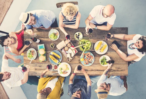 Gruppe von Leuten auf Party — Stockfoto