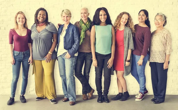 Diversidad sonriendo mujeres —  Fotos de Stock