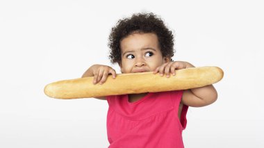 Afrikalı Çocuk baget ekmek yemek