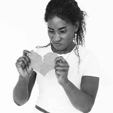 Kırık kalp ile Afrikalı kadın