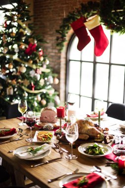 Noel Kutlamaları ve Yemek masasi