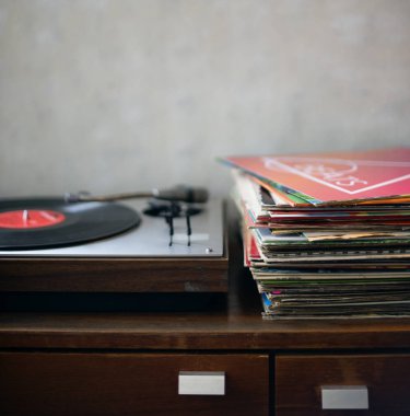 Vinil taşınabilir müzik çalar ve kayıtları