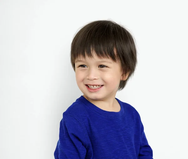 Aziatische jongen poseren in Studio — Stockfoto