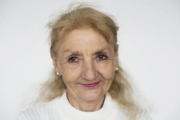 Atractiva mujer mayor —  Fotos de Stock