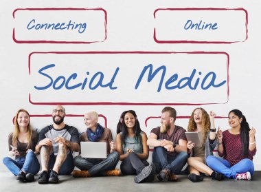 Dijital aygıtlar kullanan insanlar 