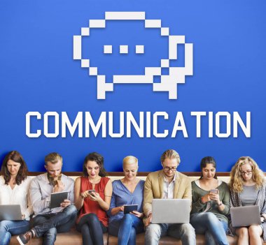 farklı aygıtlar kullanan kişiler