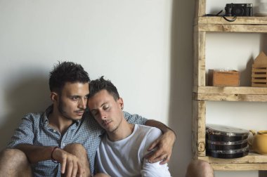 Aşık eşcinsel çift