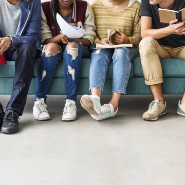 Öğrenciler birlikte öğrenme