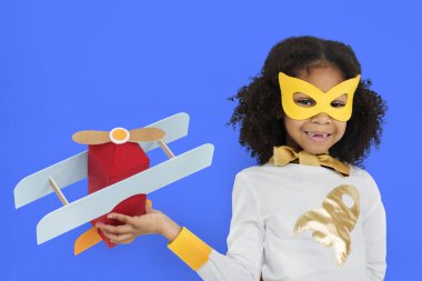 Afrikalı kız kostüm süper kahraman