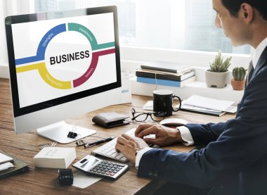 bilgisayarla çalışma iş adamı