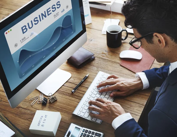 Businessman working with computer — Stock Photo, Image