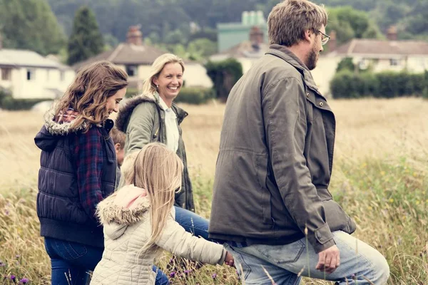 Family Walking in The Field — Stock Photo, Image