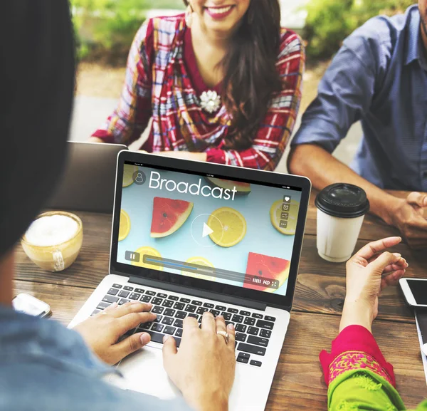 Indian people with laptops and coffee — Stock Photo, Image