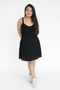 kadın stüdyoda poz