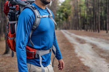 Adam keşfetmek doğa 