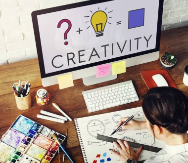 Kroki-kitap çizim kadın