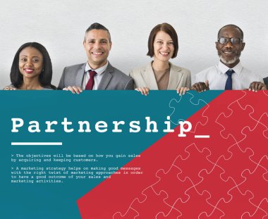 İş insanlar Holding Yönetim Kurulu 