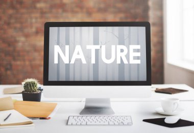 bilgisayar metin üstünde perde ile