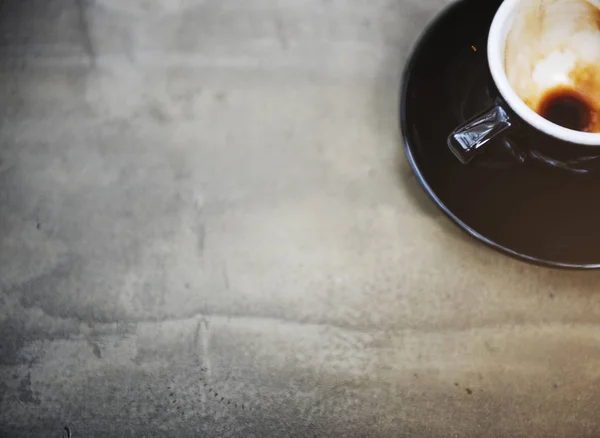 Kaffeetasse auf dem Tisch — Stockfoto