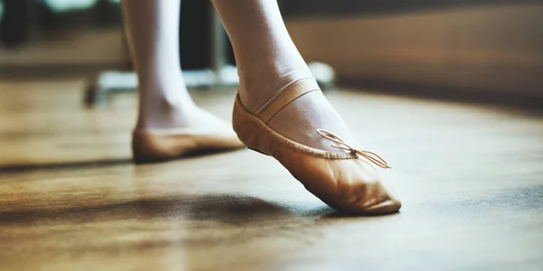 芭蕾舞鞋的女孩 — 图库照片