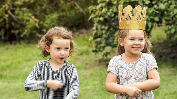Kids at Birthday party — Stock Photo, Image