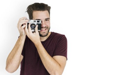 adam kamera fotoğraf çekimi