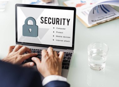 tipik dizüstü klavye üzerinde işadamı