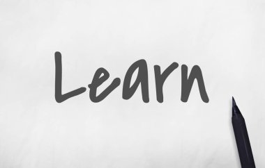  Marker ile kağıt üzerinde metin 